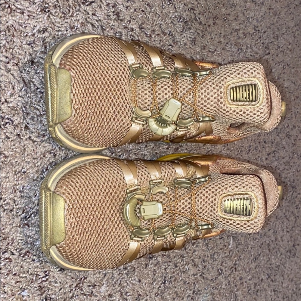 Nike Shox Gravity “Metallic Gold” Women’s Shoe